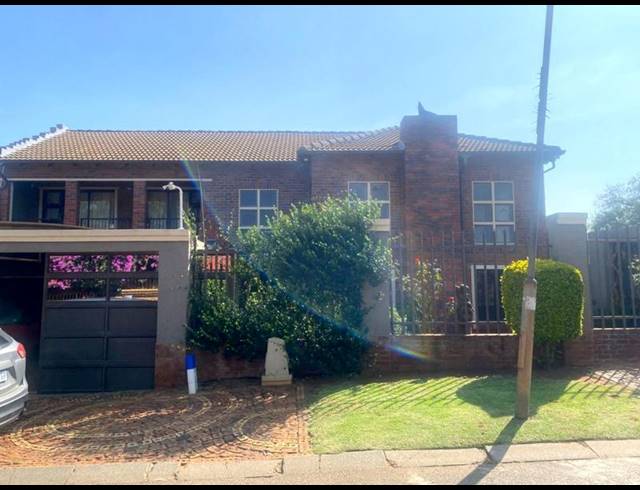 5 BEDROOM HOUSE FOR SALE IN ELDORADO PARK